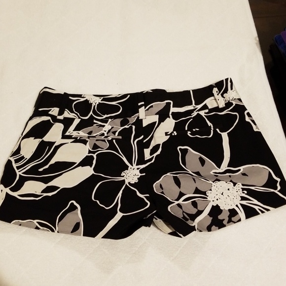 black, grey and white shorts - Picture 2 of 4